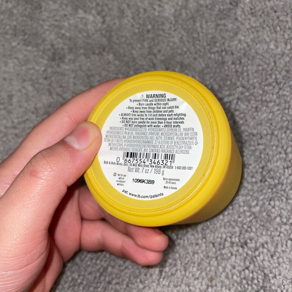 BBW Candle sunshine 🌞 limited edition scent - Picture 3 of 3